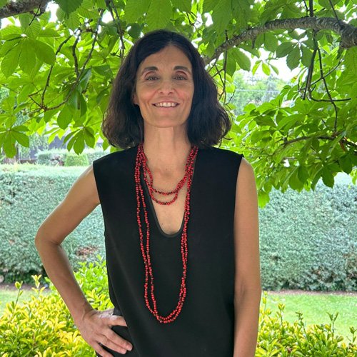 Claudia creativa detrás de las salsas saludables naturales LAZA